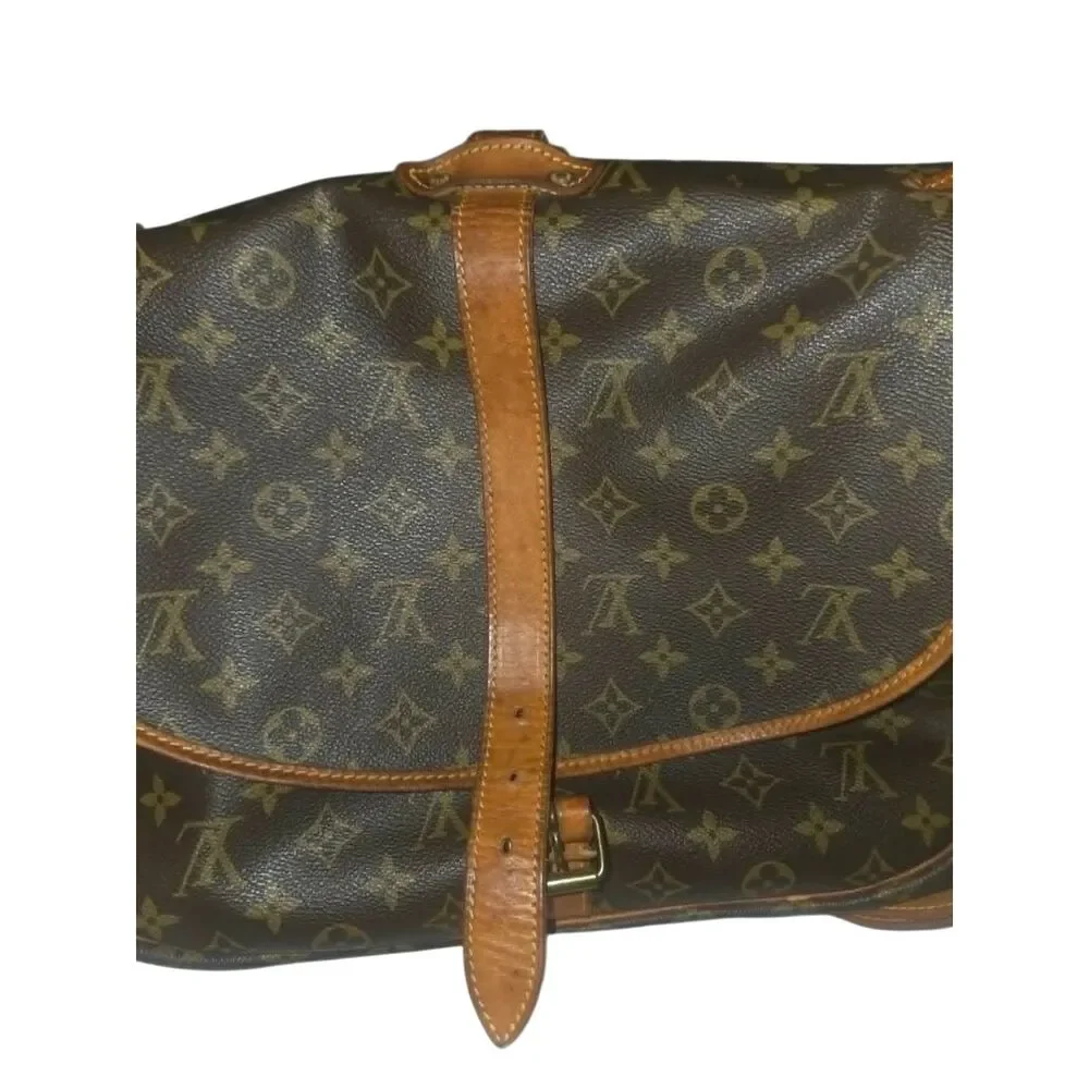 Vintage Louis Vuitton Saumur 35 Crossbody Bag - Entrupy Certified with dust bag